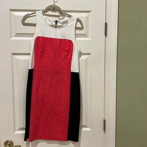 DKNYC M/L Coral/white/Black  zippered back sleeveless dress.